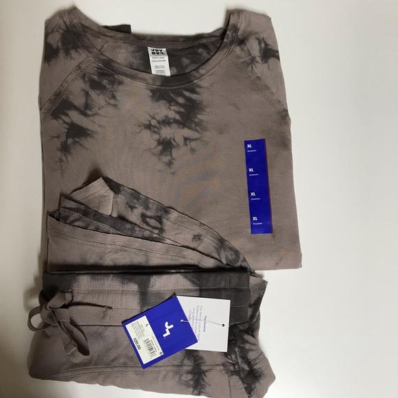 JoyLab Sweatshirt & matching Sweatshorts - Picture 13 of 14